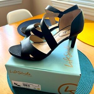 Life Stride Black Heirloom Strappy Dress Sandals 9.5M